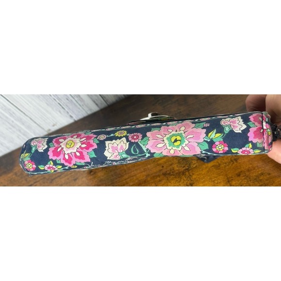 Vera Bradley Turn Lock Wallet-Black Petal Paisley RETIRED Pattern - Picture 5 of 8